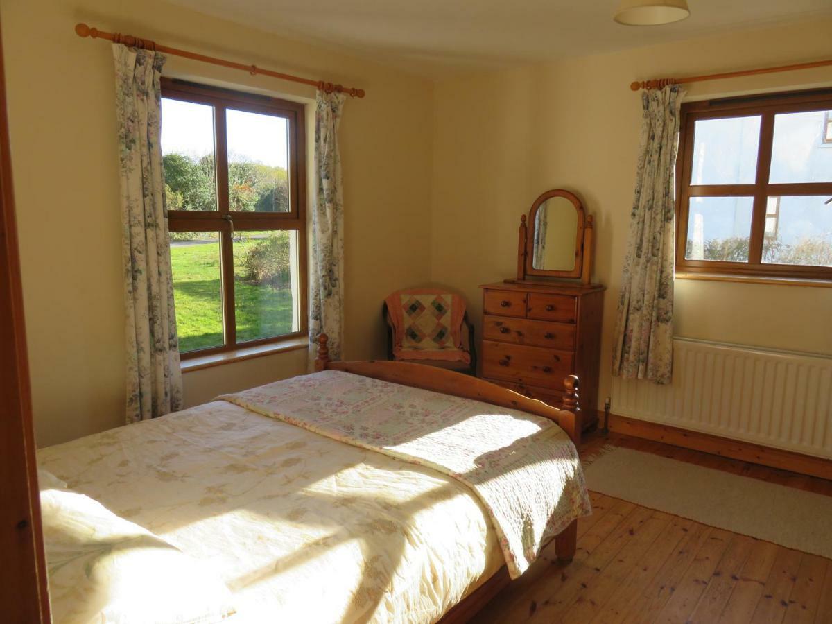 Letterfrack Farm Cottage In Village On A Farm Beside Connemara National Park Buitenkant foto