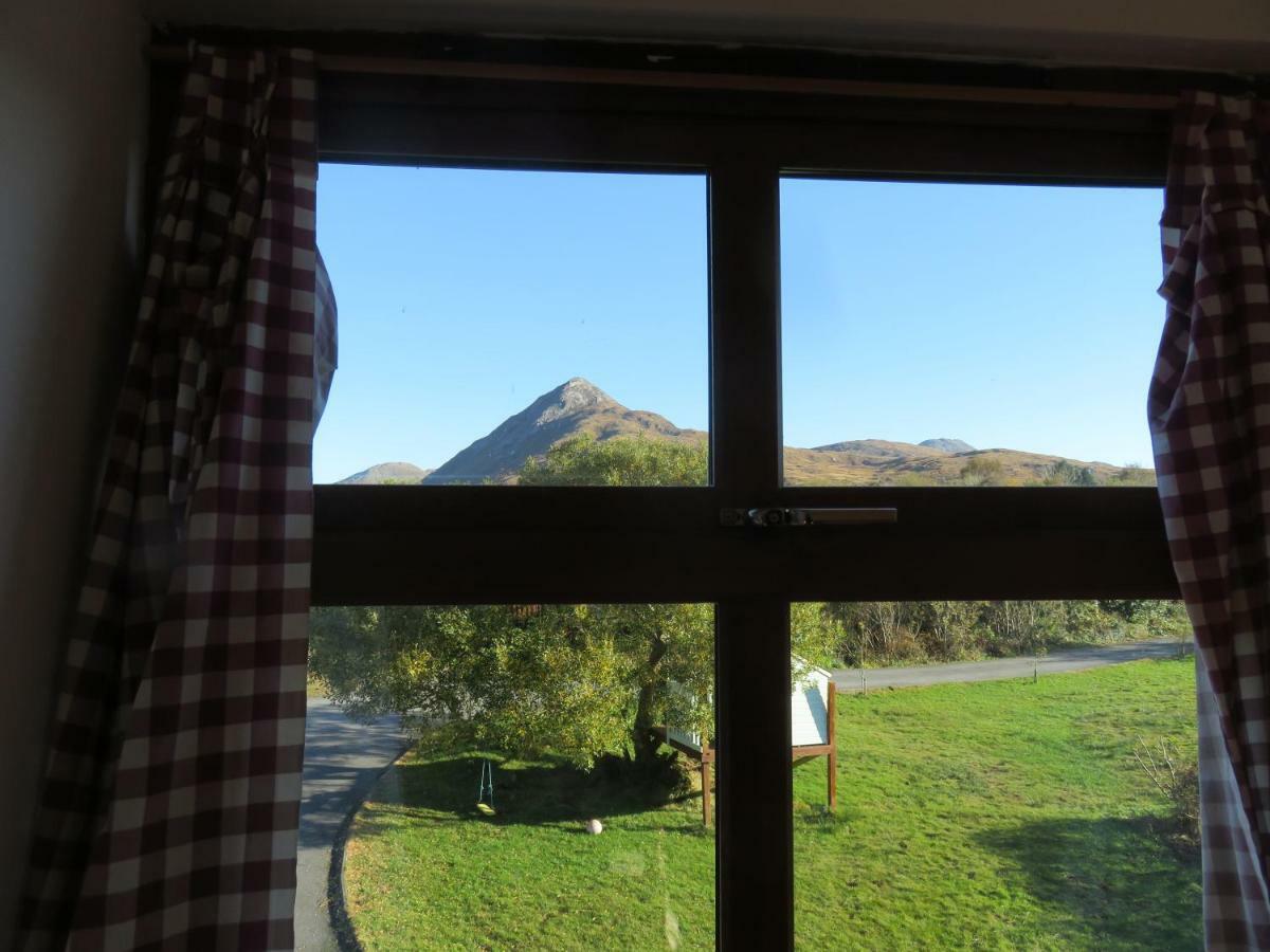 Letterfrack Farm Cottage In Village On A Farm Beside Connemara National Park Buitenkant foto
